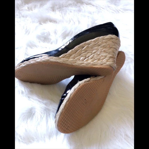 Stuart Weitzman Size 9N Patent Leather Wedges - Picture 7 of 7